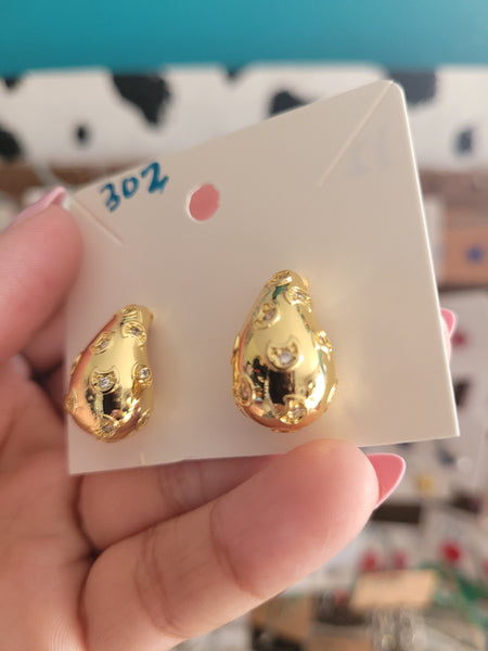 Teardrop luna gold plated studs 302
