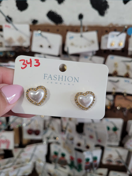 Pearl heart studs #343