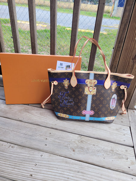Lou Never tote with box