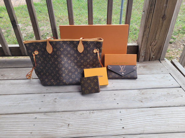 Lou never tote with box 1:1