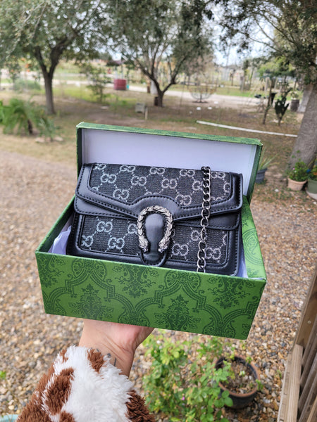 G crossbody with box