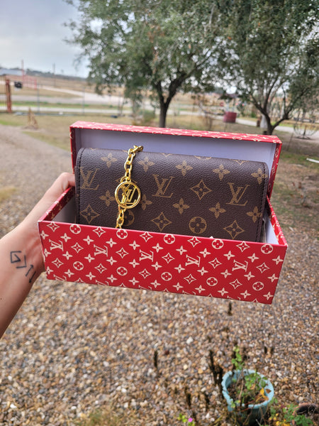 Lou crossbody with box