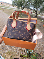 Lou small handbag with extra strap BOX INCLUDED