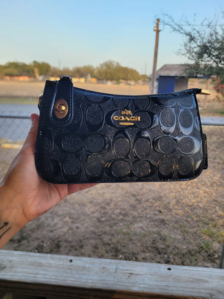 Coa charol hanbag/crossbody black NO BOX