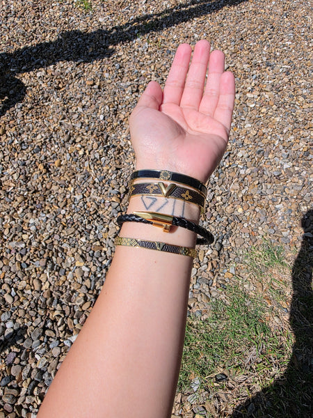 Leather 18k plated clavo magnetic bracelet UNISEX (3rd from top)