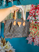 Lou handbag/crossbody with lock & key NO BOX