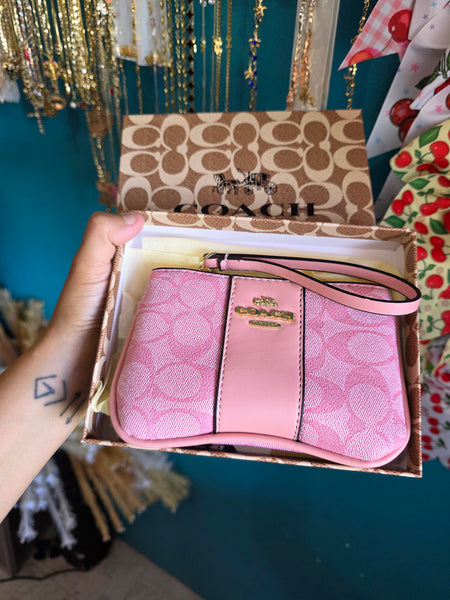 Co wristlets with box