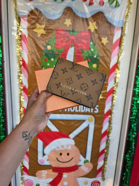 Lou mini crossbody bag with box