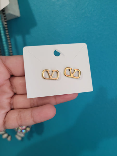 Vale 18k plated studs