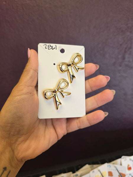 Large acrylic bow studs #2861