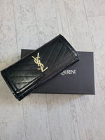 Y wallet with box