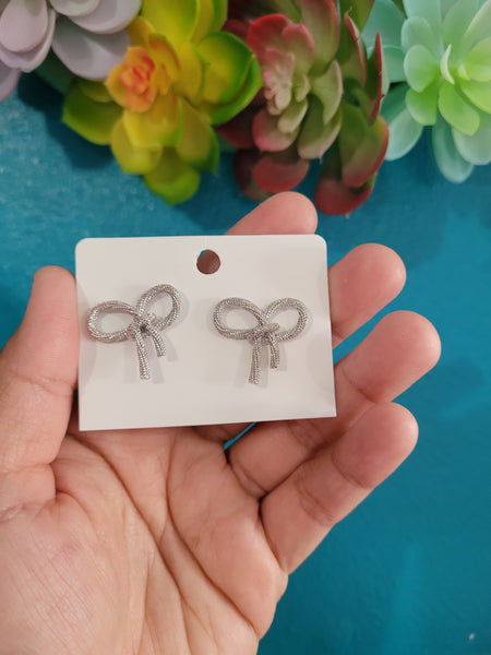 18k plated rope bow studs #59