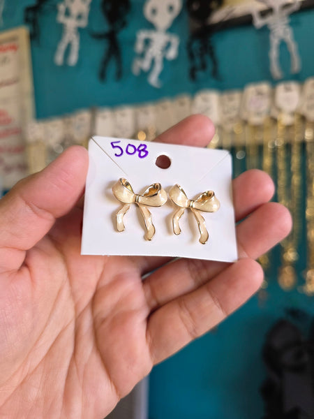18k plated bow studs #508