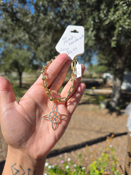 14k plated nudo de bruja Tiff bracelet with extendor #1032