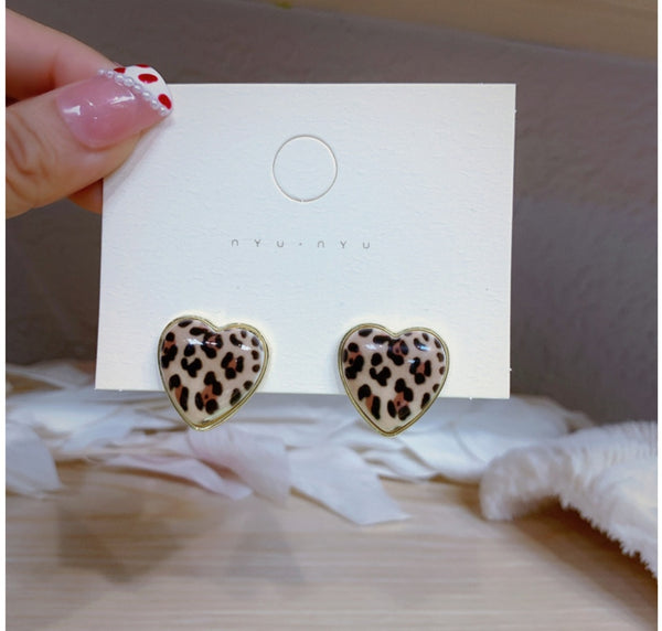 Leopard heart studs #6